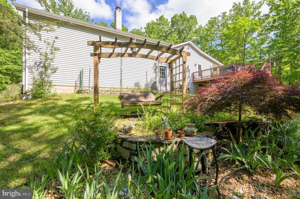 523 Zig Zag Ln