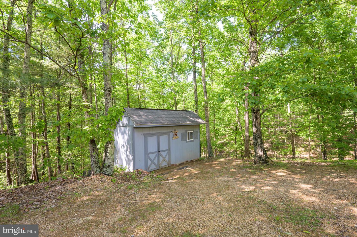 523 Zig Zag Ln