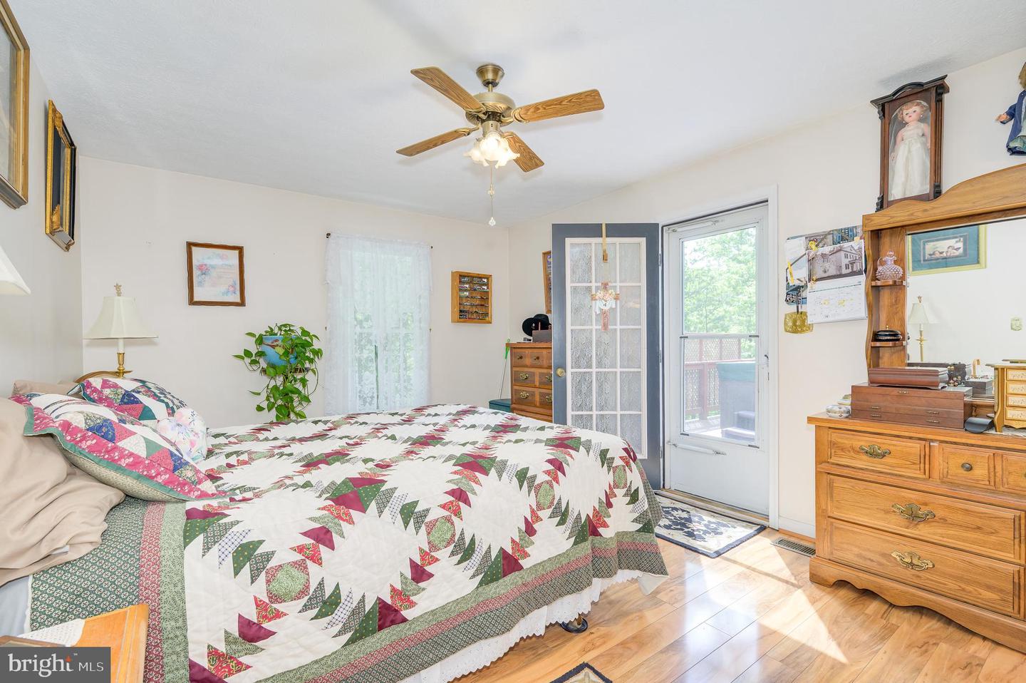 523 Zig Zag Ln