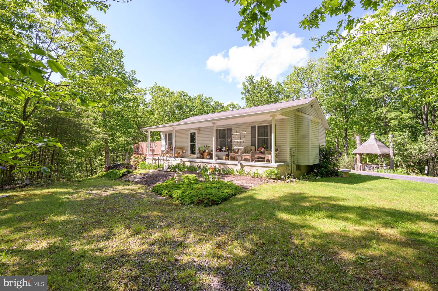 523 Zig Zag Ln