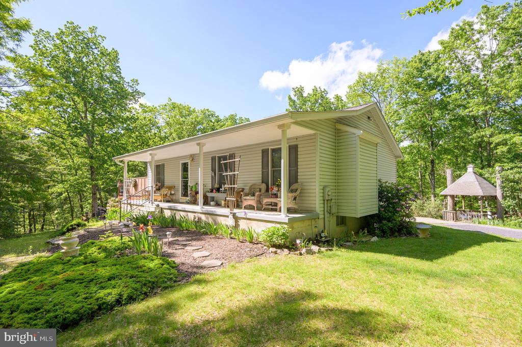 523 Zig Zag Ln