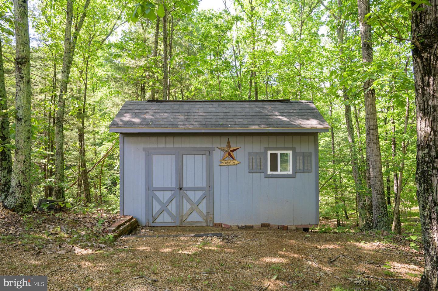 523 Zig Zag Ln