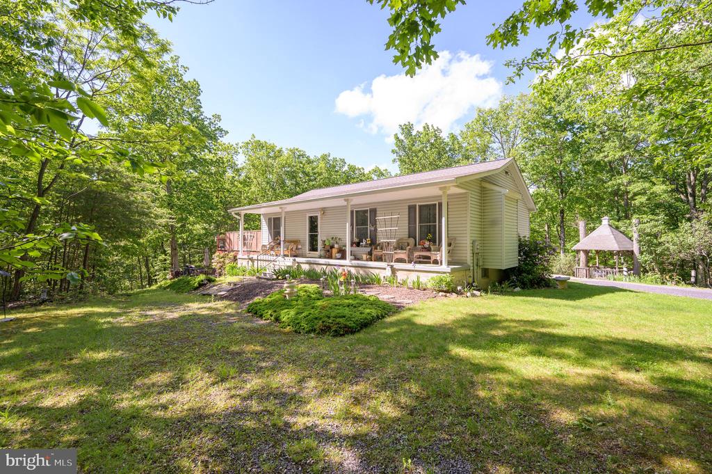 523 Zig Zag Ln