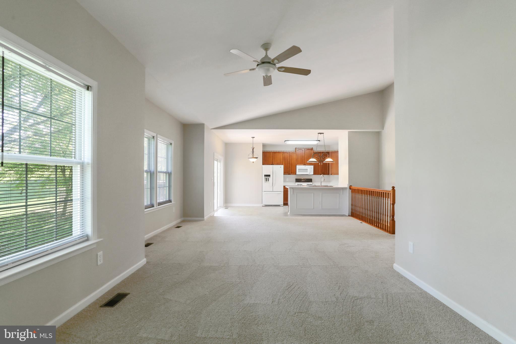 86 Lacosta Blvd