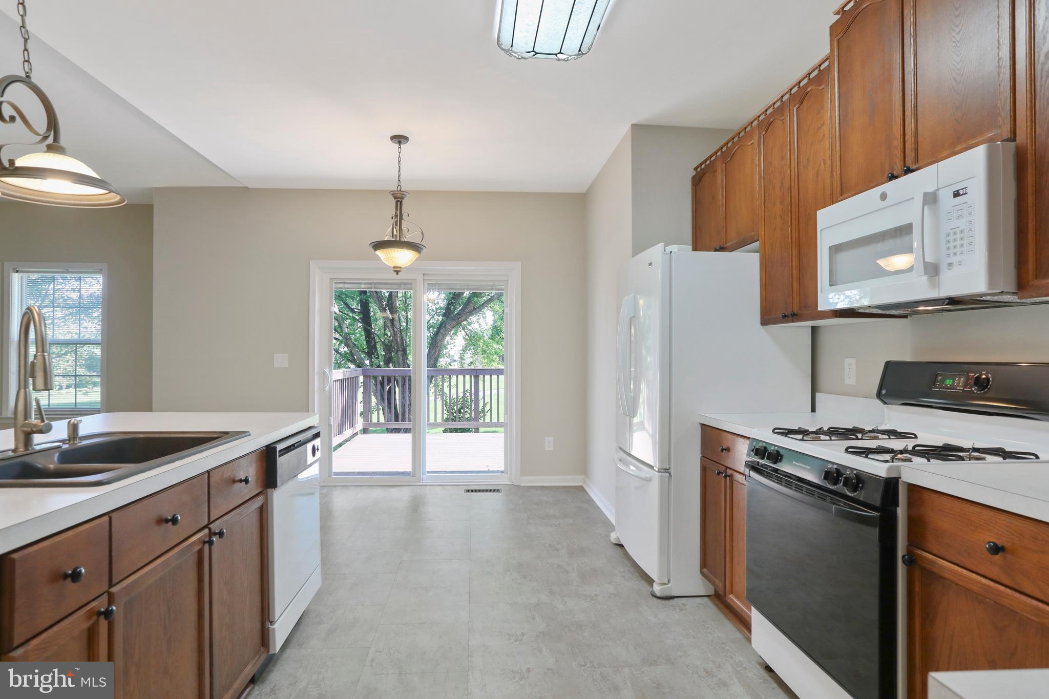 86 Lacosta Blvd