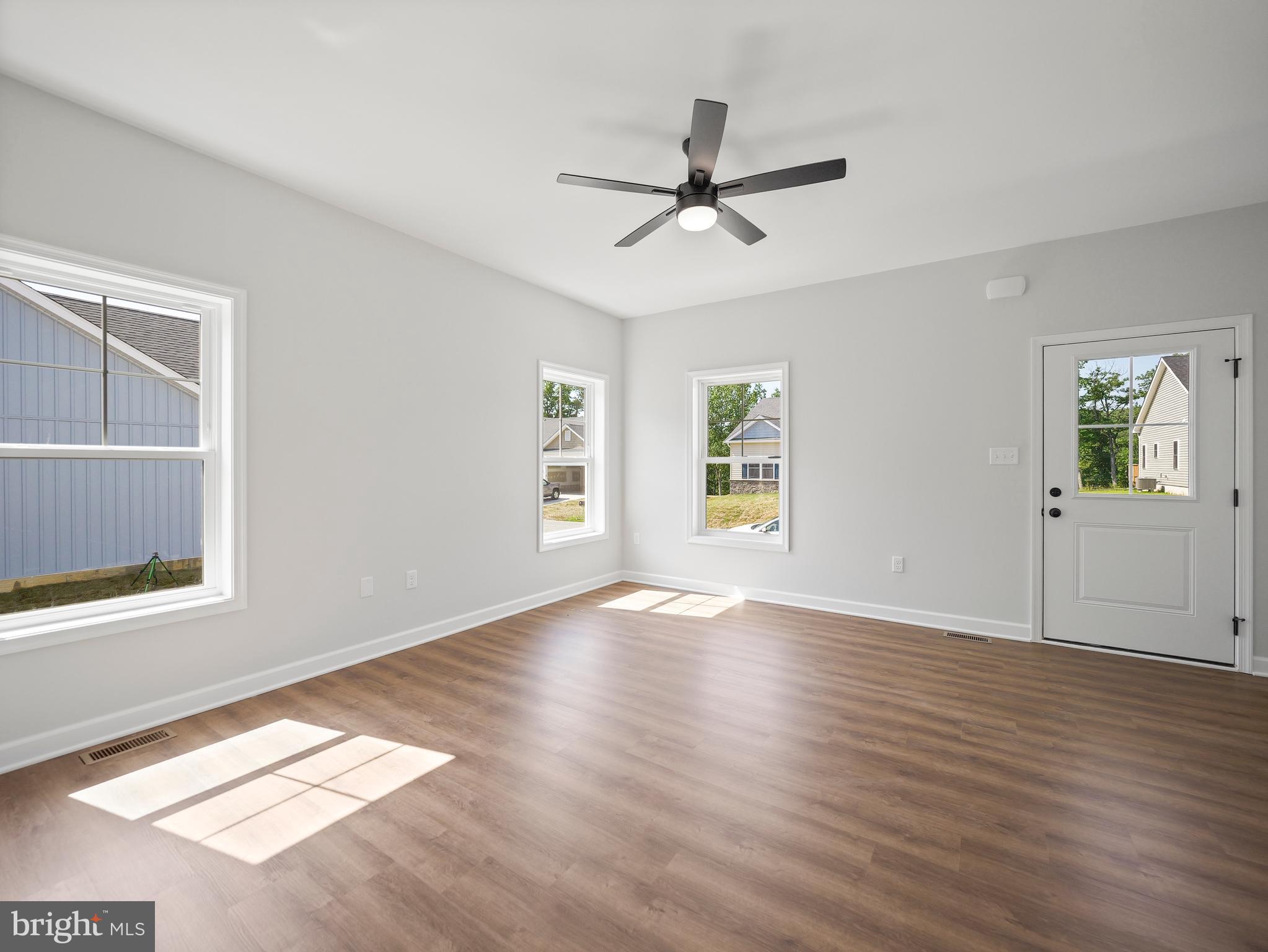 173 Larimar Ln