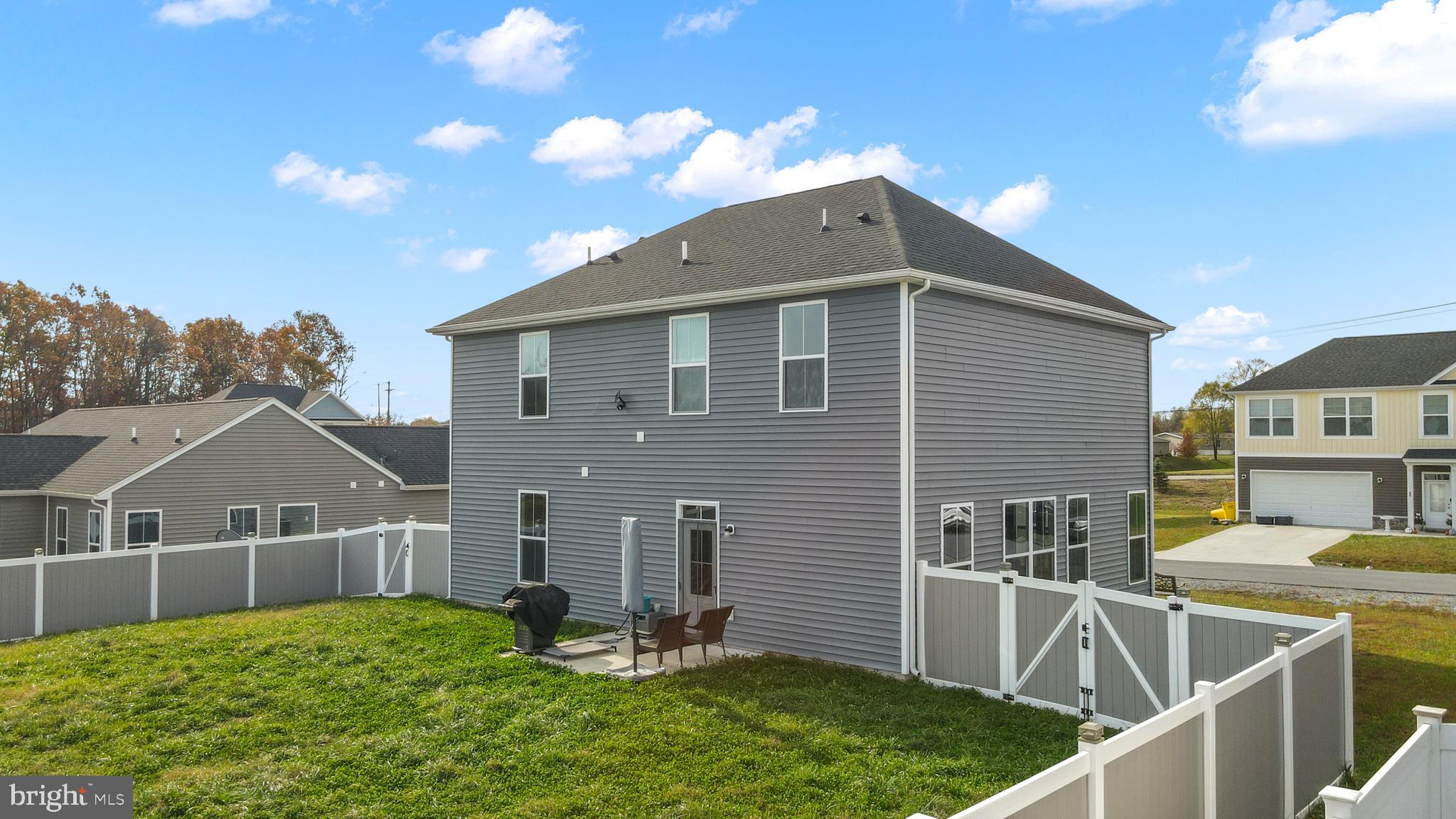 32 BONITA PINE TRAIL