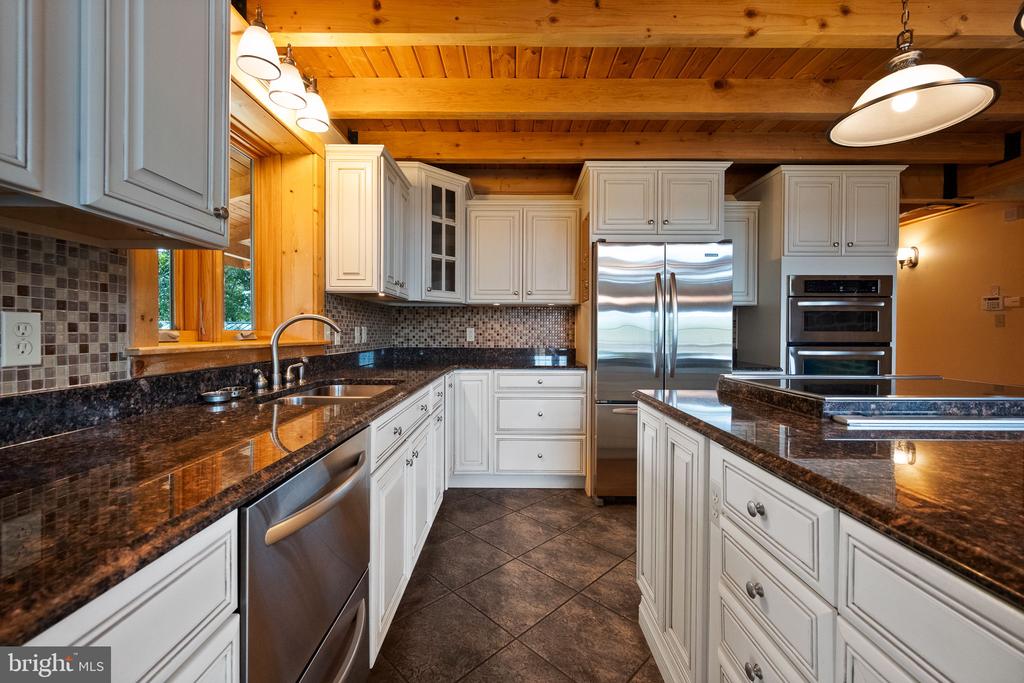 447 FABLE ROAD