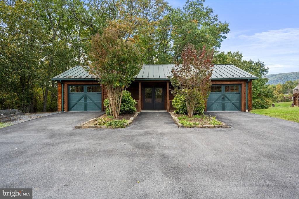 447 FABLE ROAD