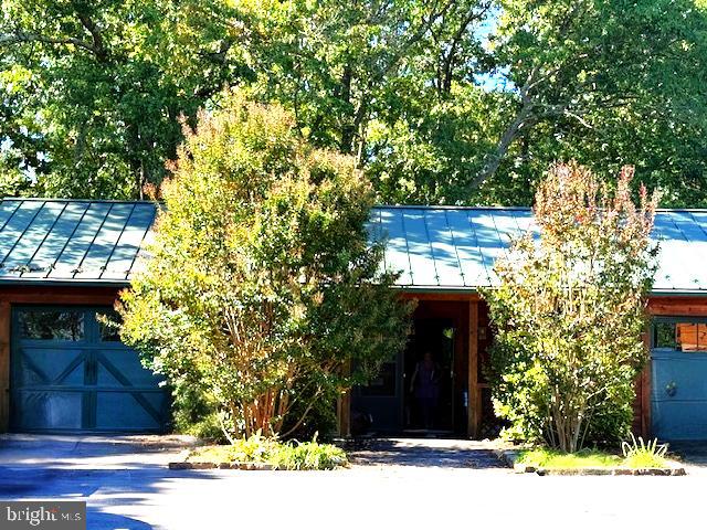 447 FABLE ROAD