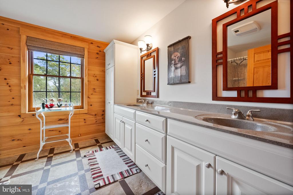 447 FABLE ROAD