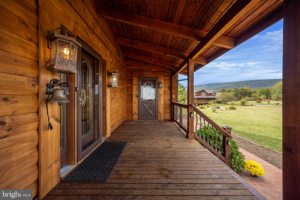 447 FABLE ROAD