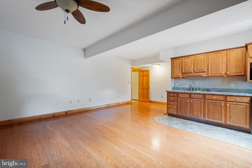 447 FABLE ROAD