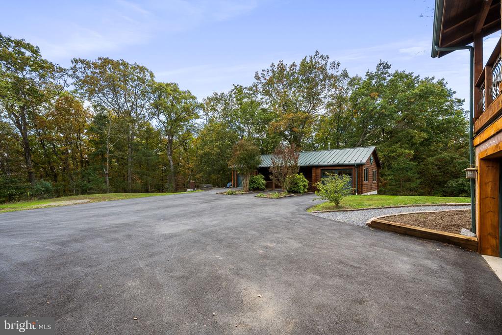 447 FABLE ROAD