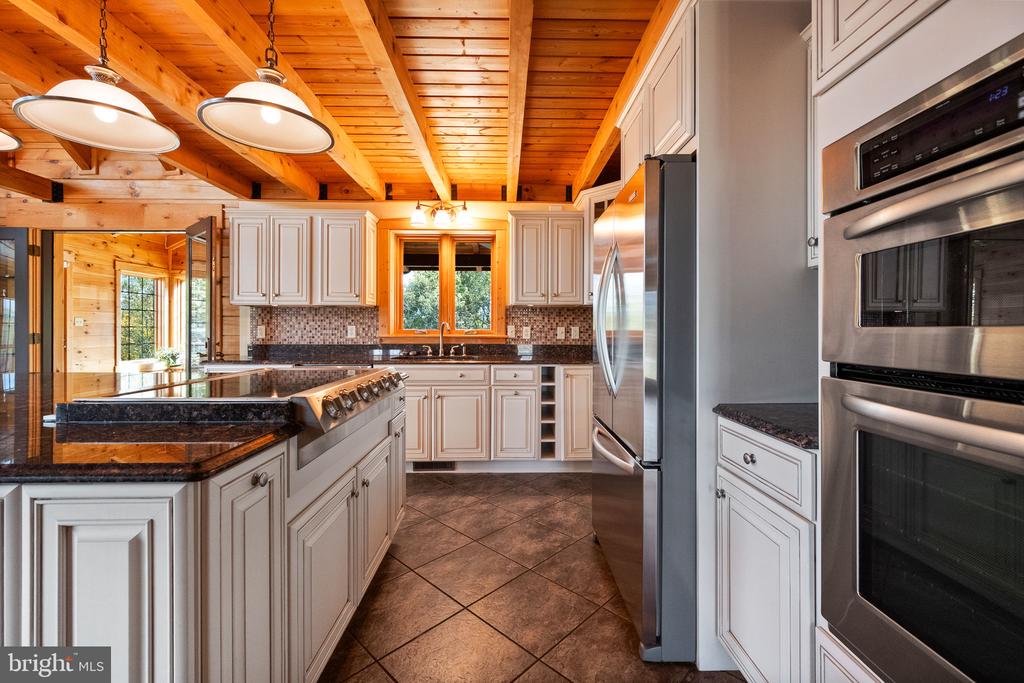 447 FABLE ROAD