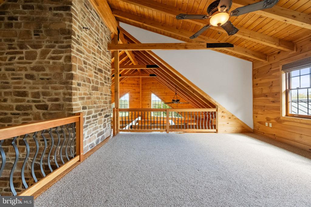 447 FABLE ROAD