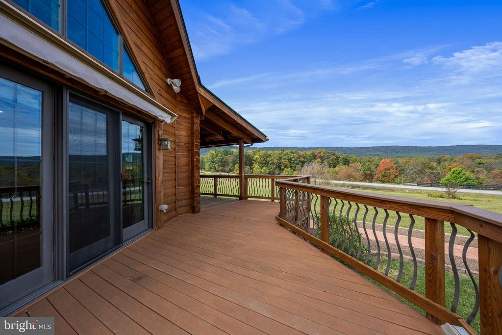 447 FABLE ROAD