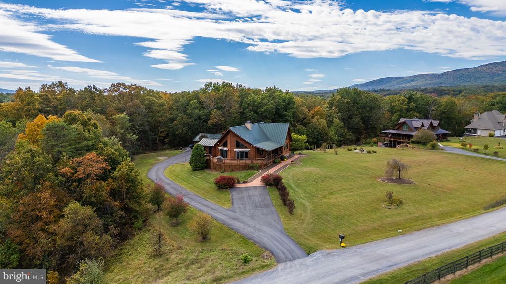 447 FABLE ROAD