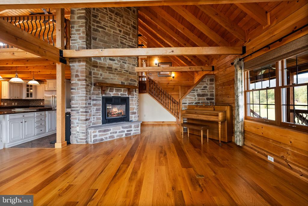 447 FABLE ROAD