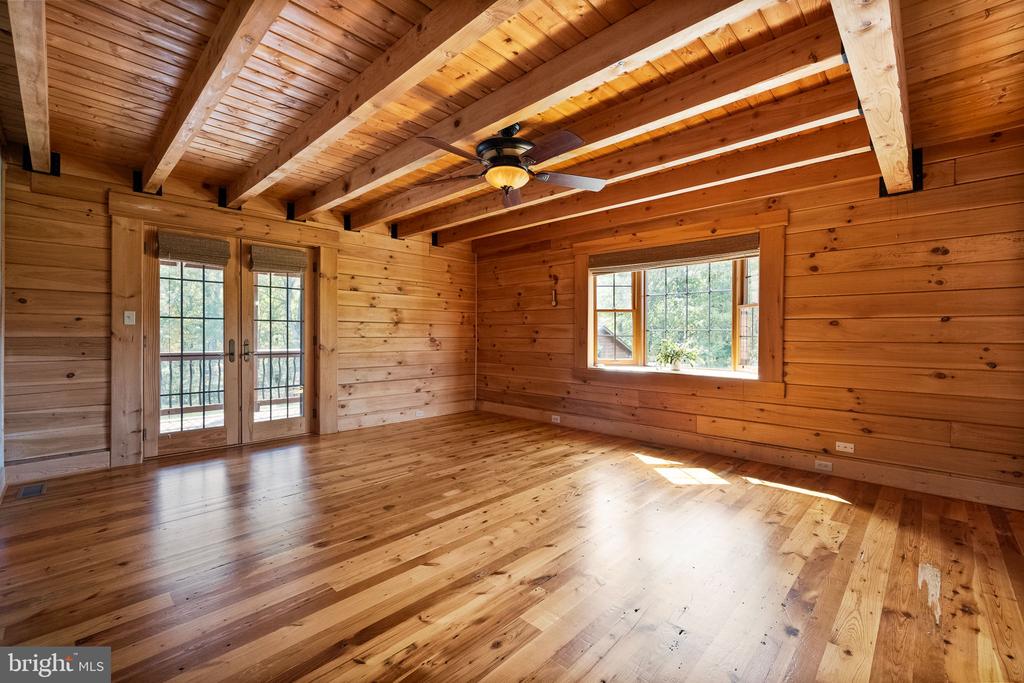 447 FABLE ROAD