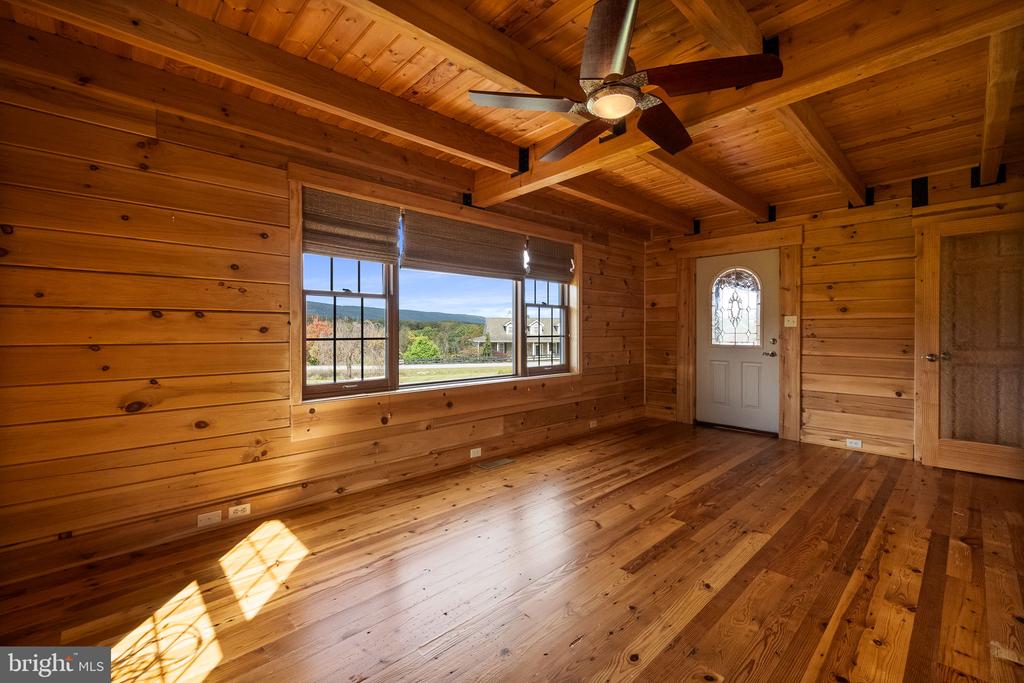 447 FABLE ROAD