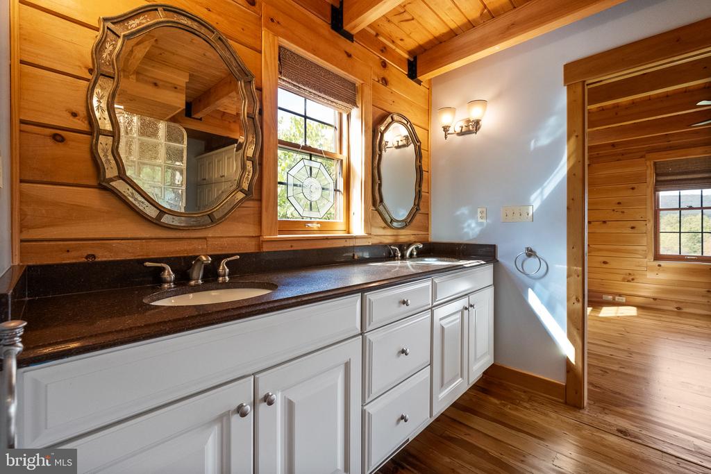 447 FABLE ROAD