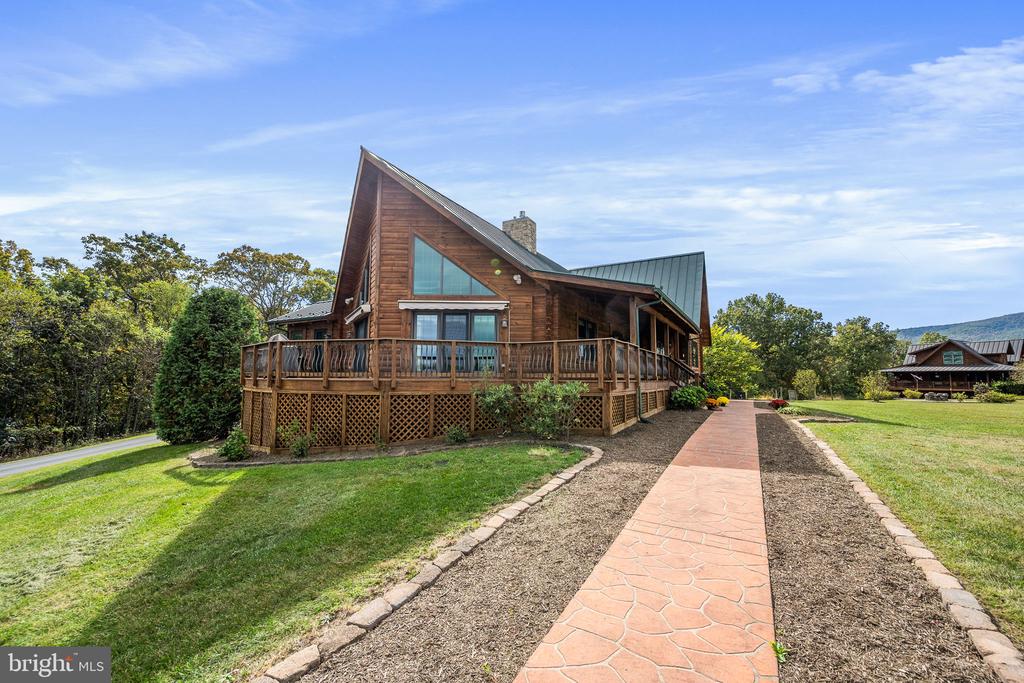 447 FABLE ROAD