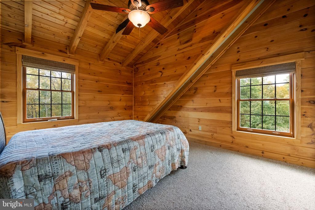 447 FABLE ROAD