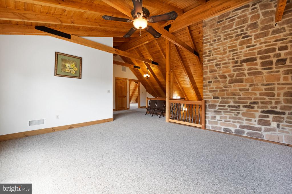 447 FABLE ROAD