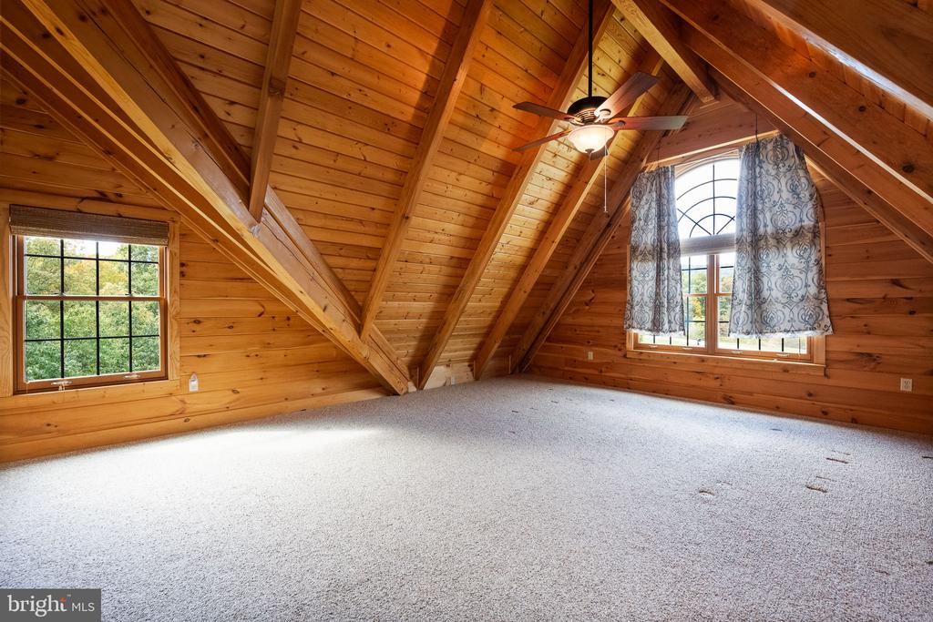 447 FABLE ROAD