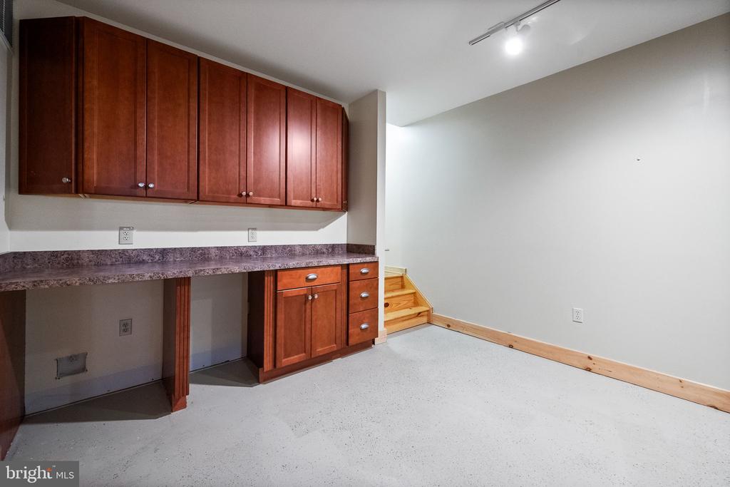447 FABLE ROAD