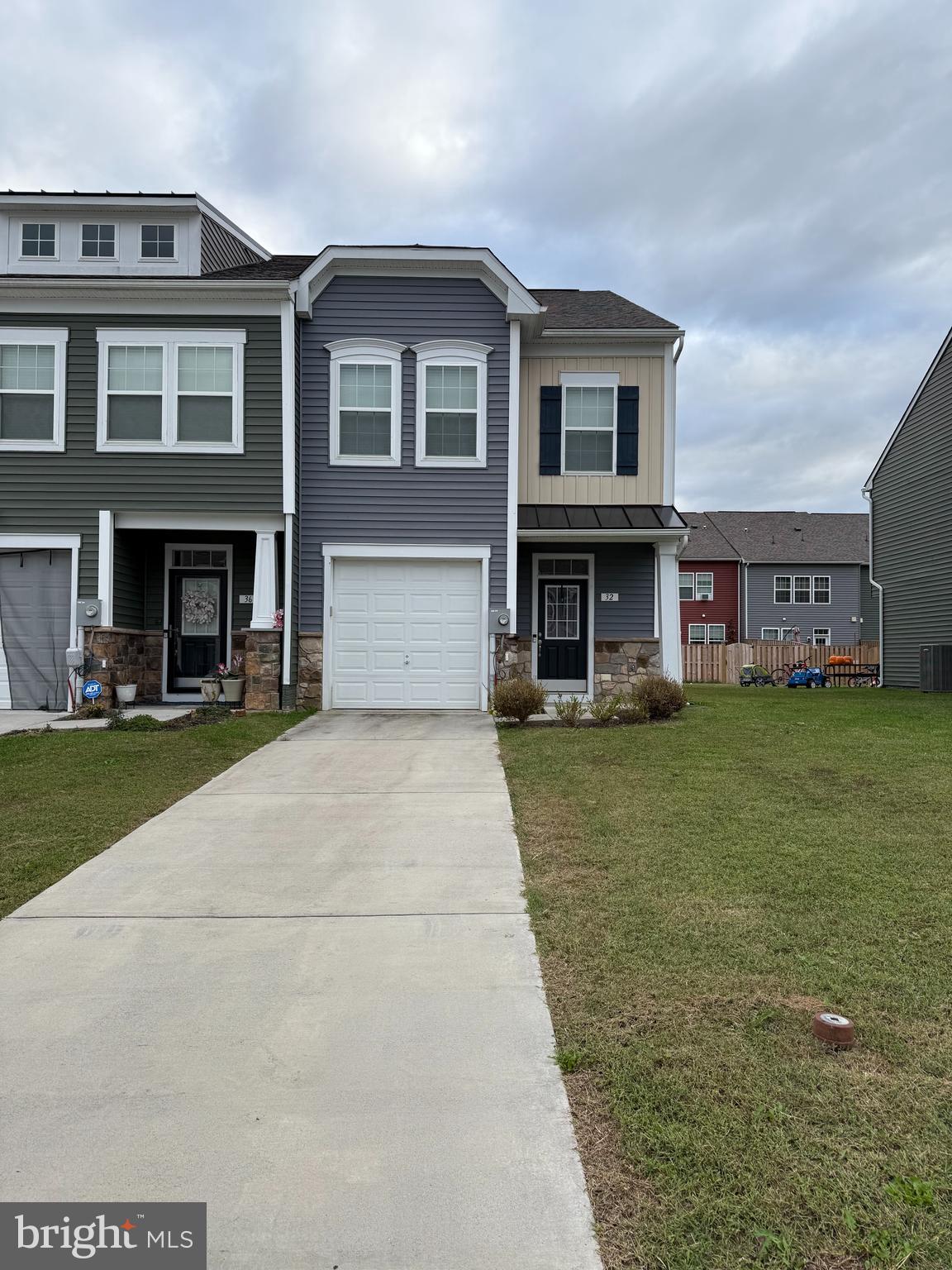 32 HEALEY COURT