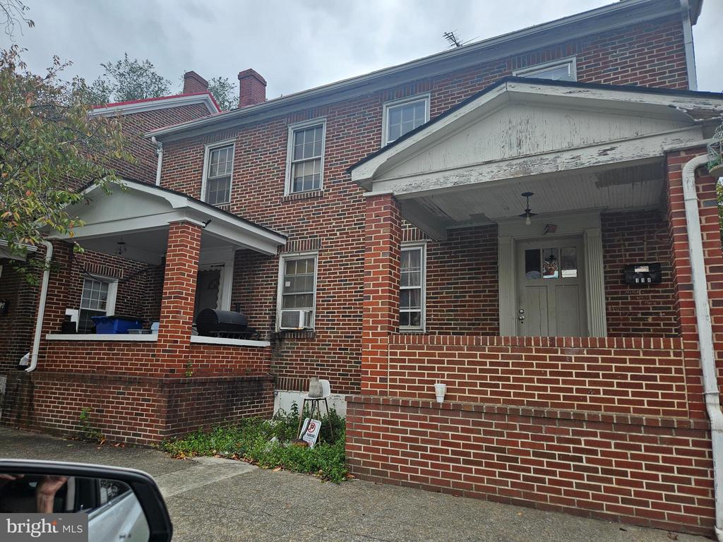 118 N MAPLE AVENUE