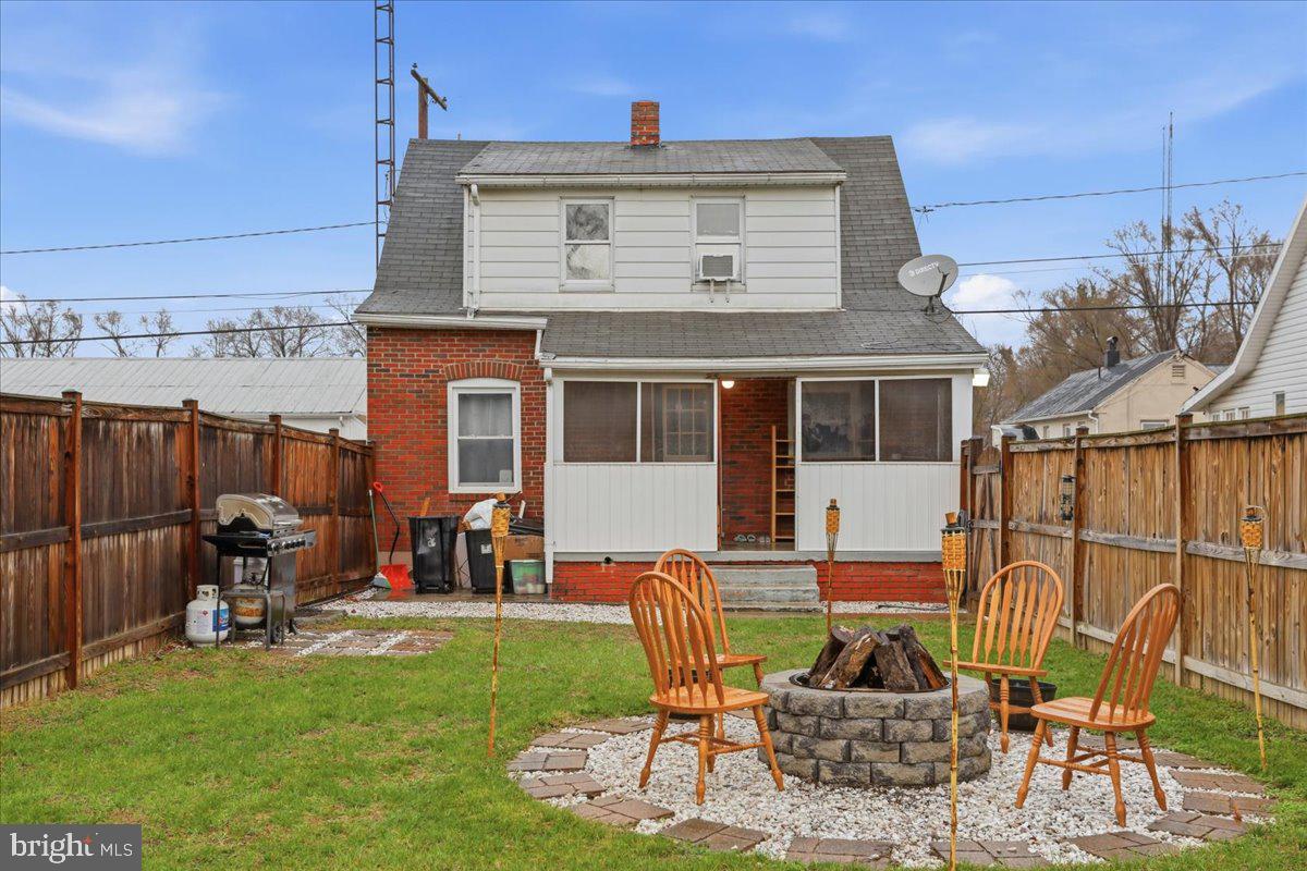 639 W RACE STREET