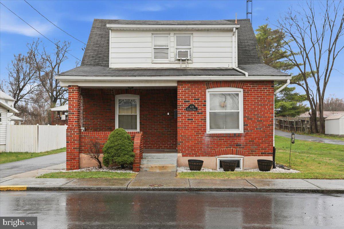 639 W RACE STREET