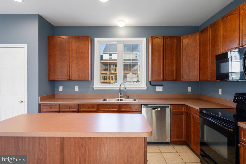 471 BENTLEY DRIVE