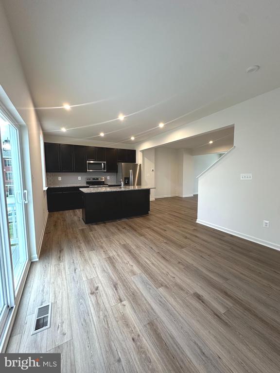 93 STAFFORD PL