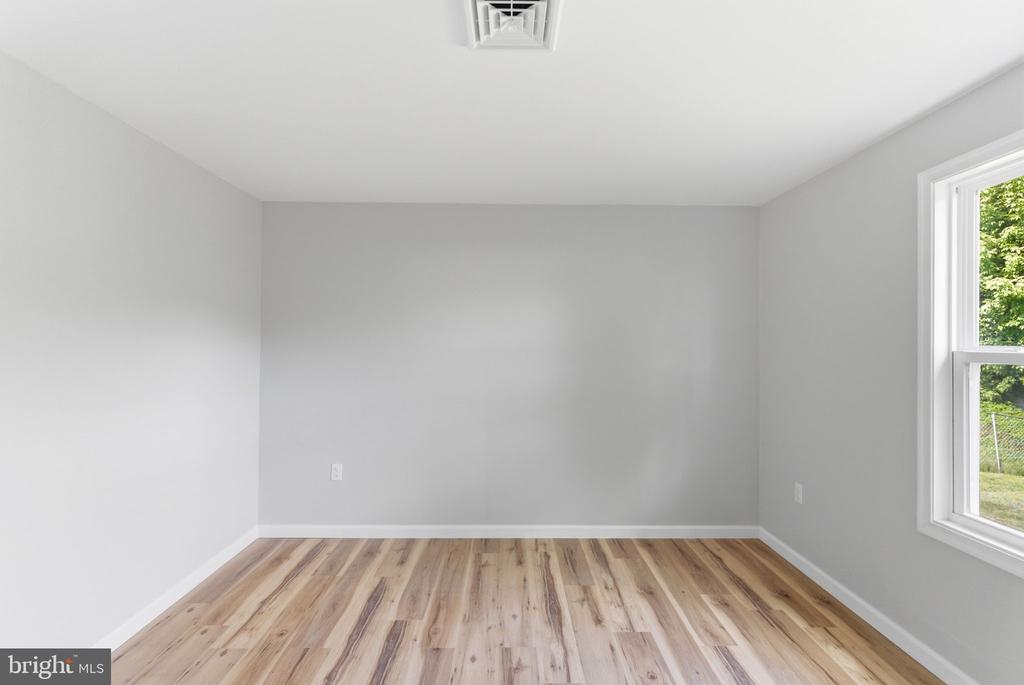 4 CAYMAN COURT