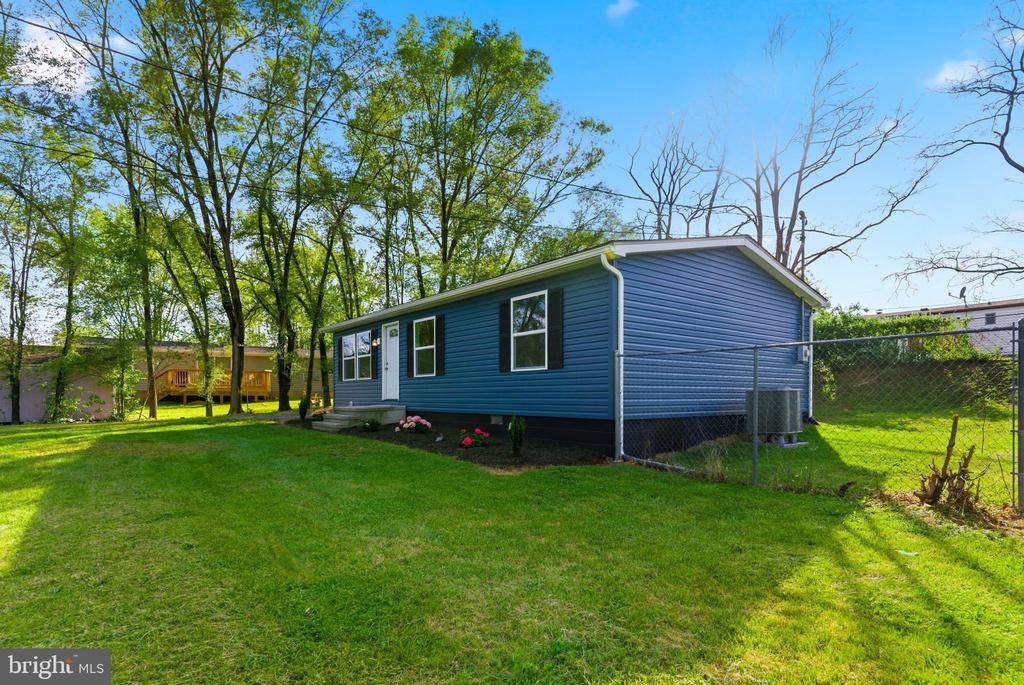 4 CAYMAN COURT