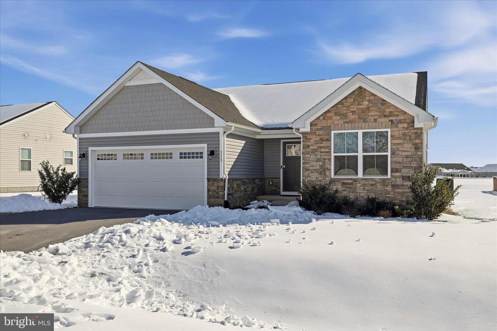 313 SWITCHGRASS COURT