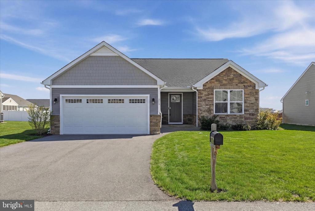 313 SWITCHGRASS COURT