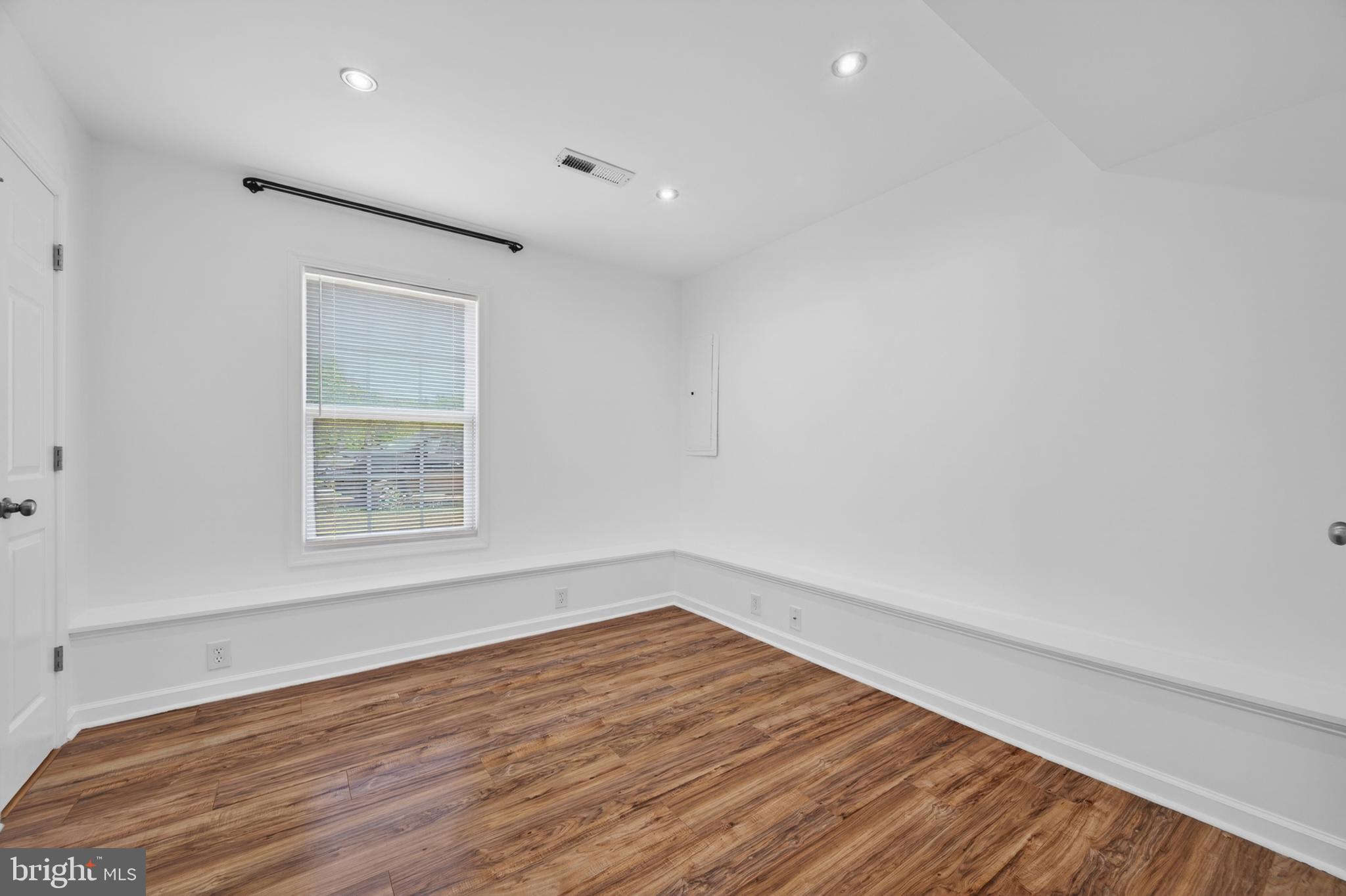 153 EISENHOWER CIRCLE