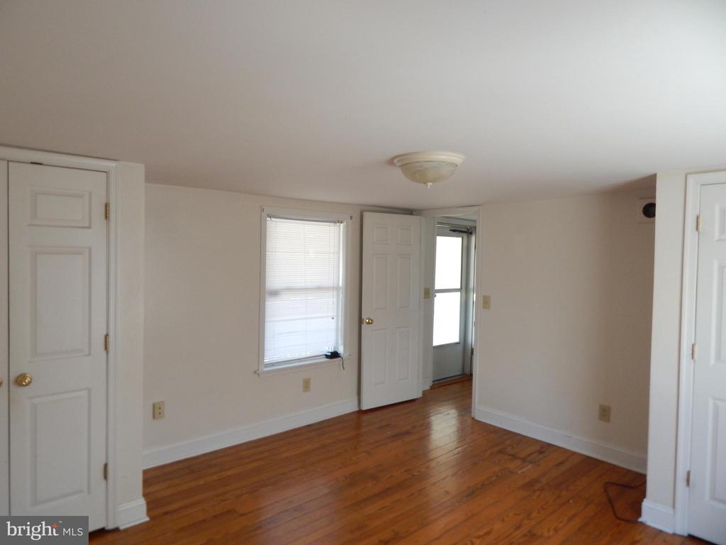 507 W JOHN STREET
