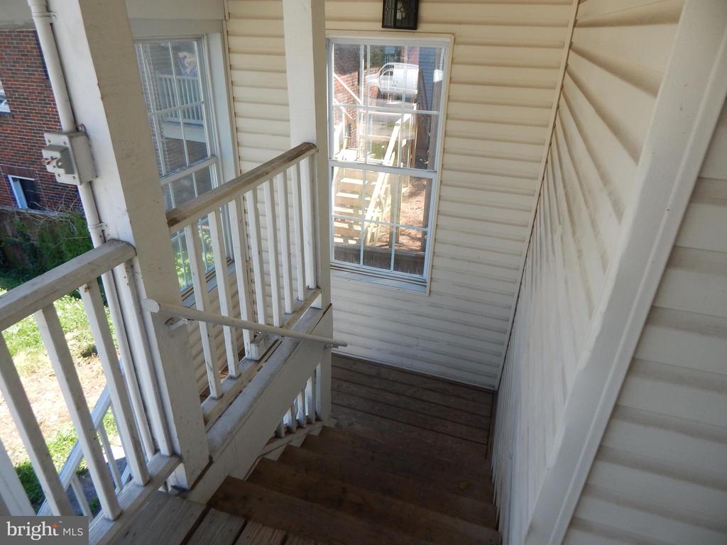 507 W JOHN STREET