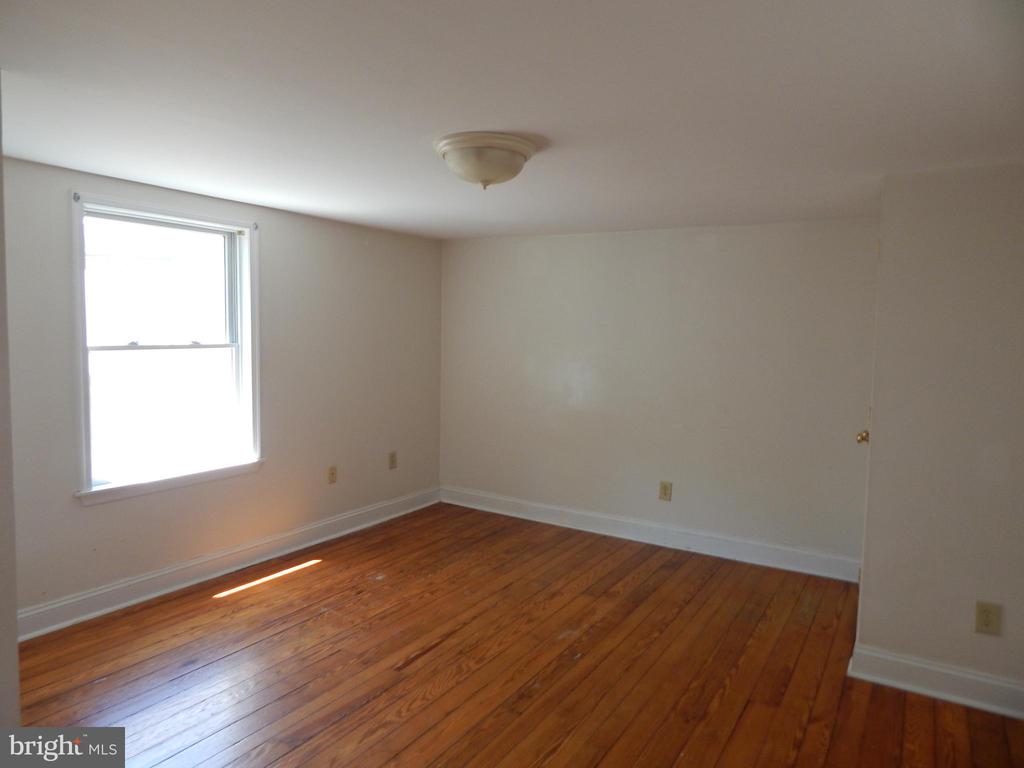 507 W JOHN STREET