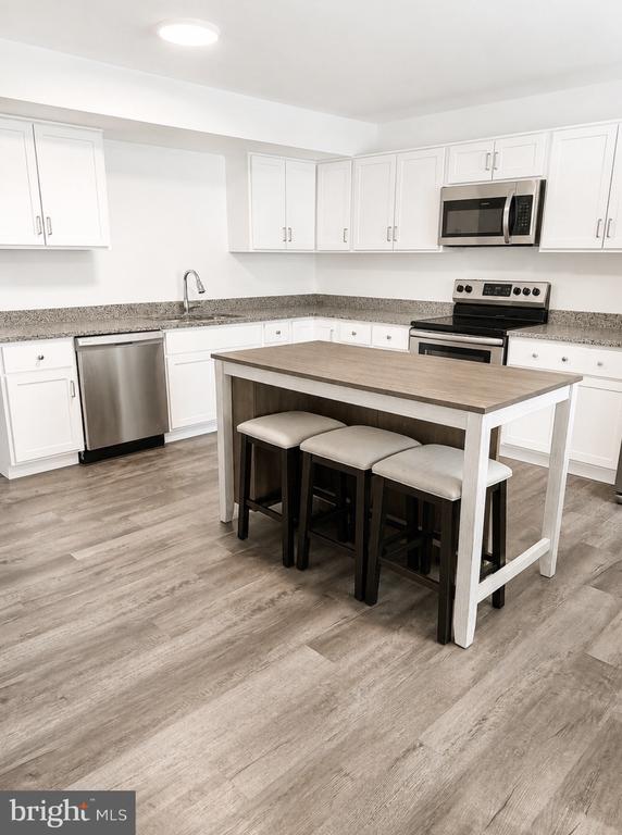 231 WHITE VIOLET WAY