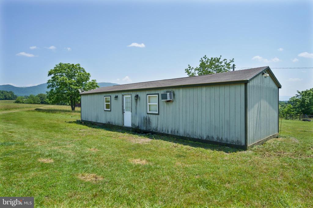 584 Hott Hill Rd
