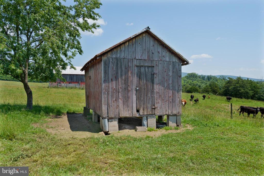 584 Hott Hill Rd
