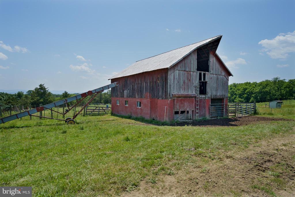 584 Hott Hill Rd