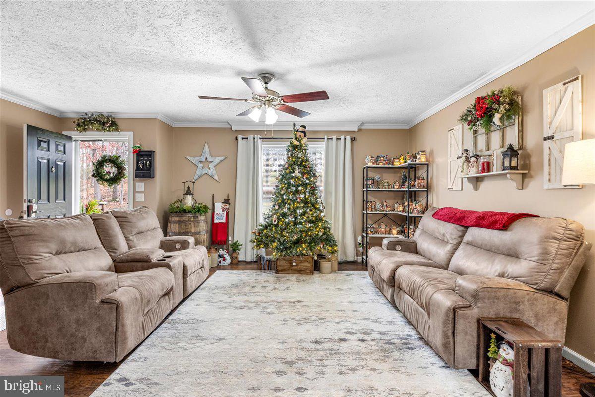 1633 Snyderville Rd